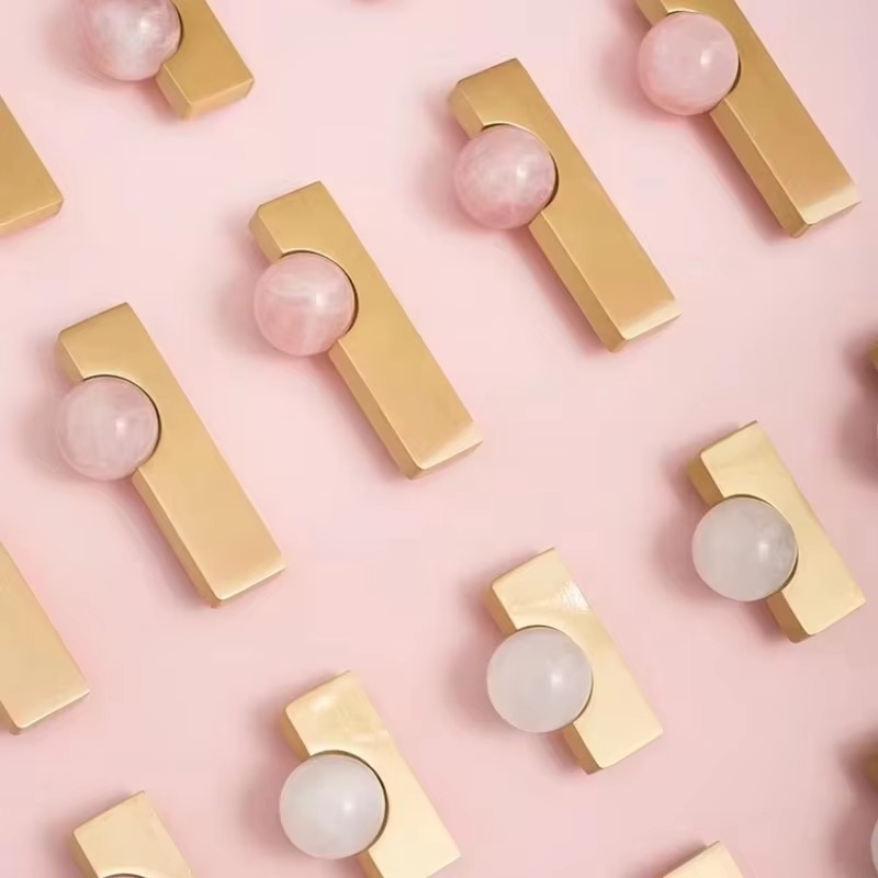 흰색 크리스탈 볼 + 황동 소재의 가구 손잡이, 주방  - Furniture Hardware Drop Pulls 리뷰 및 가격